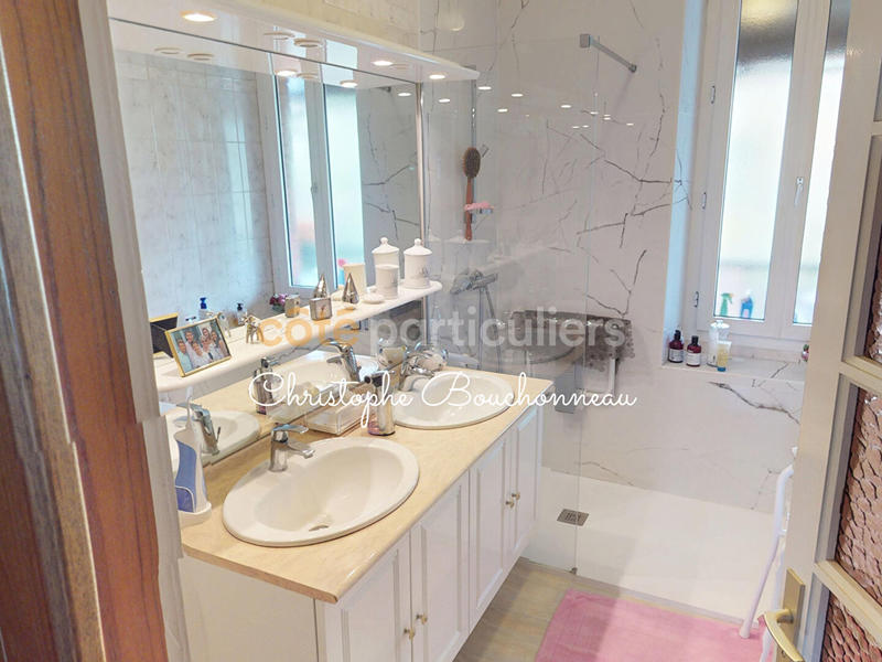 Maison - 174 m² - 7 pièces