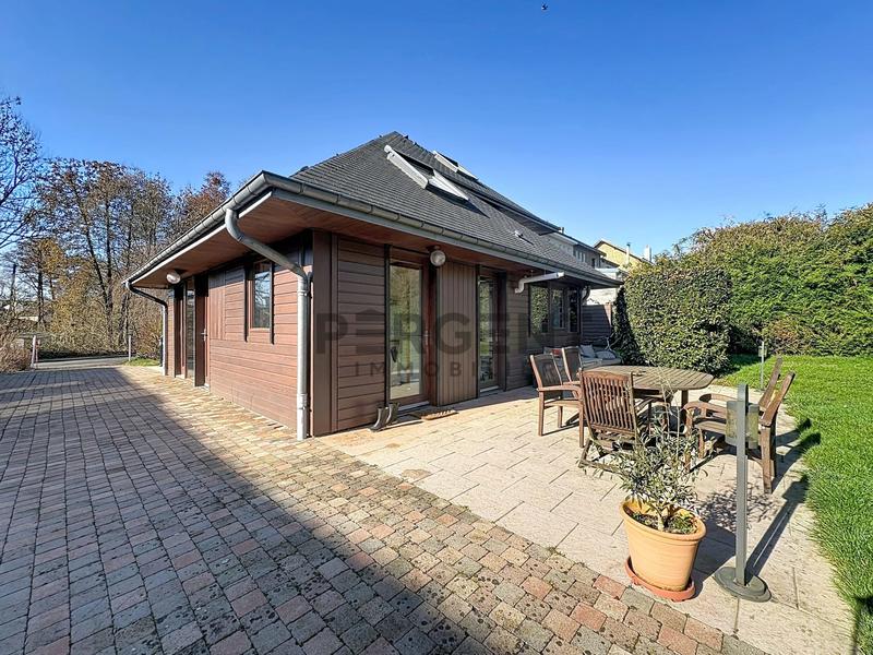 Maison contemporaine - 215 m² - 8 pièces