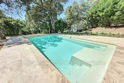 Maison - 180 m² - 5 pièces