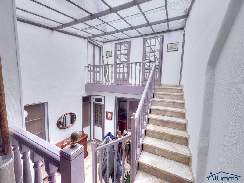 Maison ancienne - 197 m² - 8 pièces