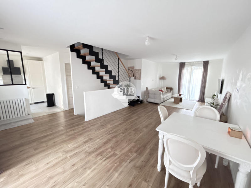 Maison - 150 m² - 6 pièces