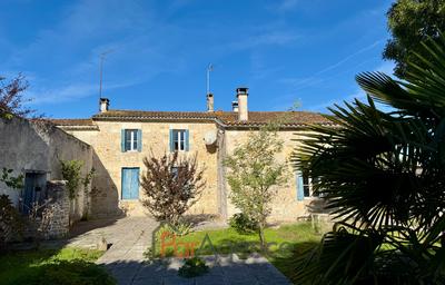 Maison - 241 m² - 8 pièces