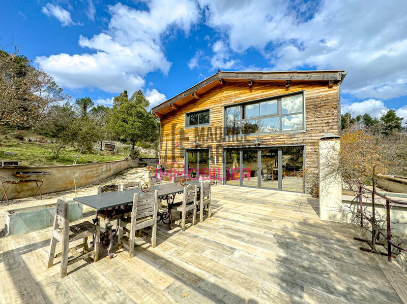 Maison - 228 m² - 5 pièces