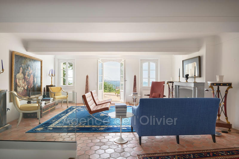 Maison - 451 m² - 13 pièces