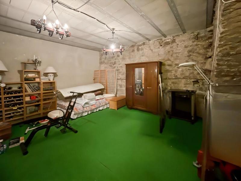 Maison - 250 m² - 8 pièces