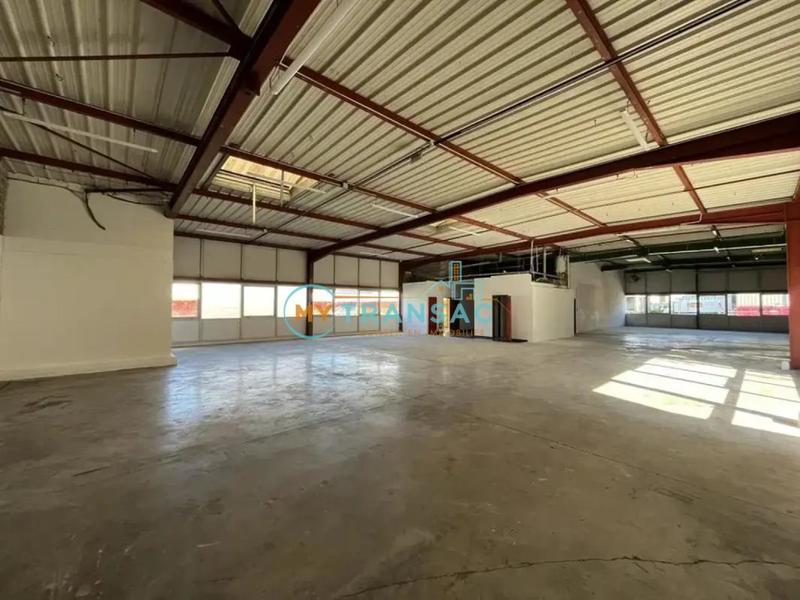 Local d'activité / Entrepôt - 650 m²