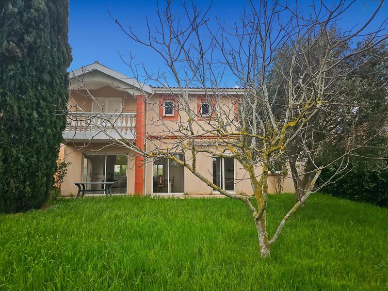 Maison - 200 m² - 6 pièces