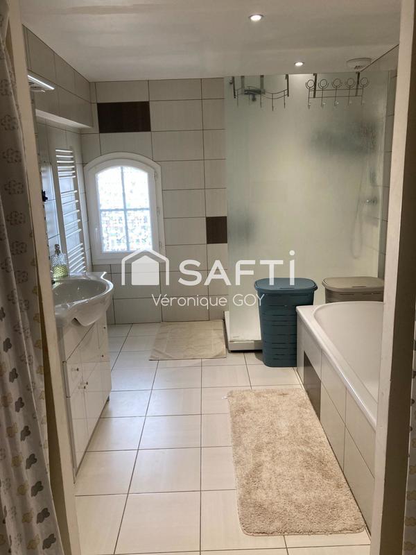 Maison - 180 m² - 6 pièces