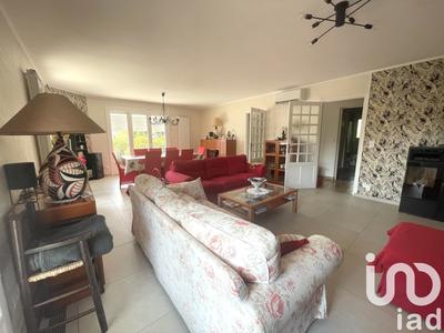 Maison - 213 m² - 8 pièces