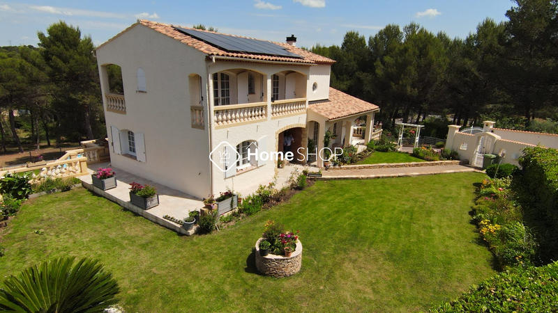 Villa - 196 m² - 7 pièces