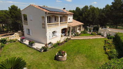 Villa - 196 m² - 7 pièces