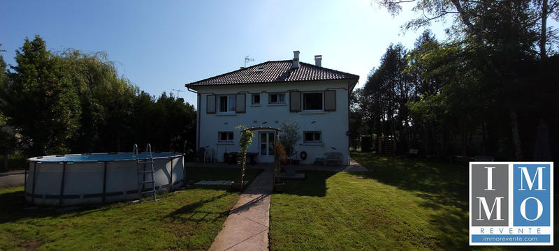 Maison traditionnelle - 131 m² - 7 pièces