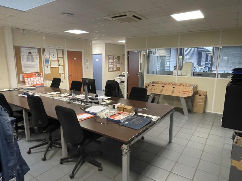 Local d'activités - 1 438 m²