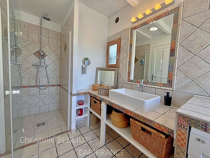 Maison - 180 m² - 7 pièces