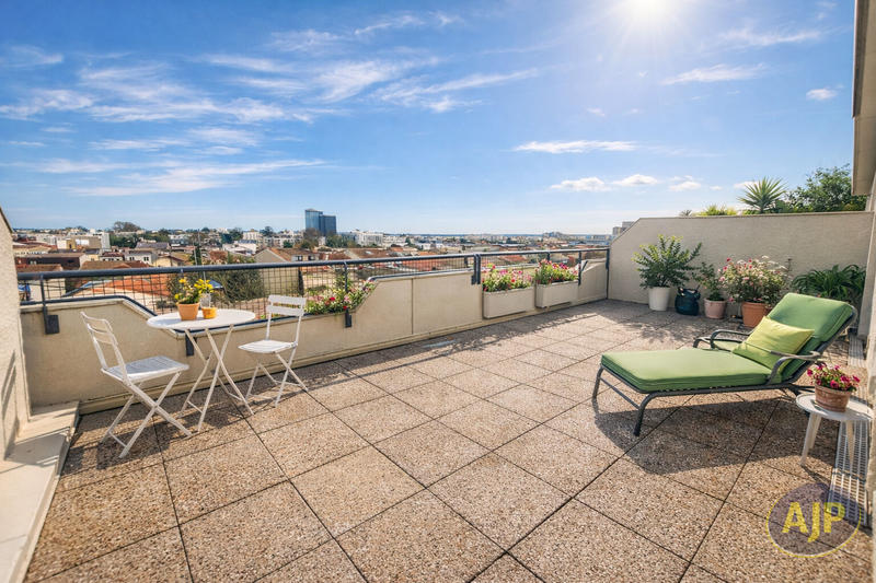 Appartement - 83 m² - 4 pièces