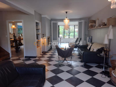 Maison - 140 m² - 5 pièces