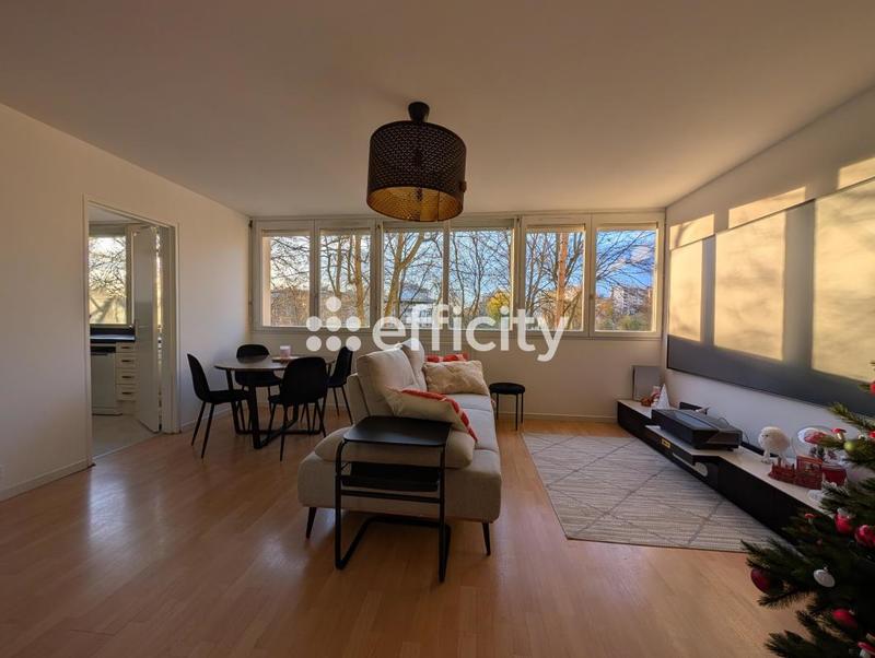 Appartement - 90 m² - 4 pièces