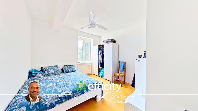 Maison - 186 m² - 9 pièces