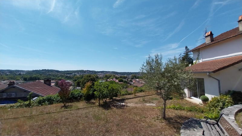 Maison - 198 m² - 8 pièces