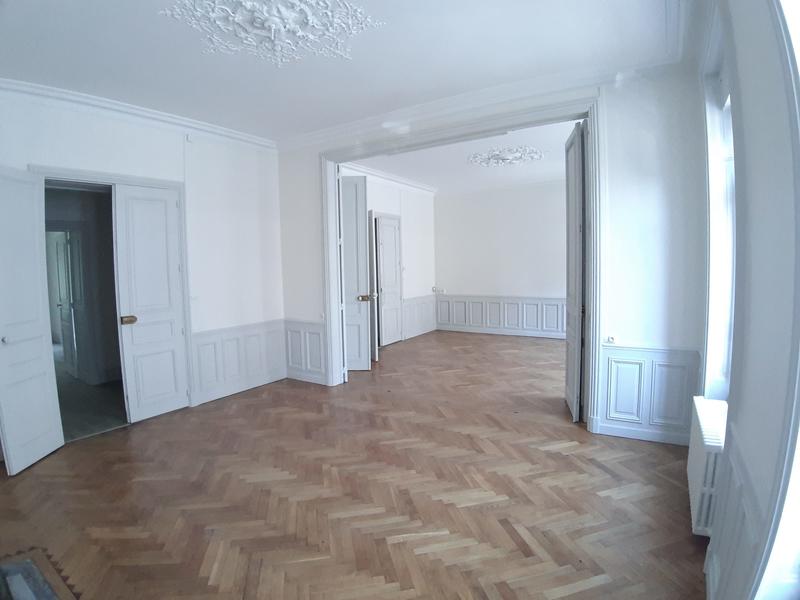 Appartement - 167 m² - 5 pièces