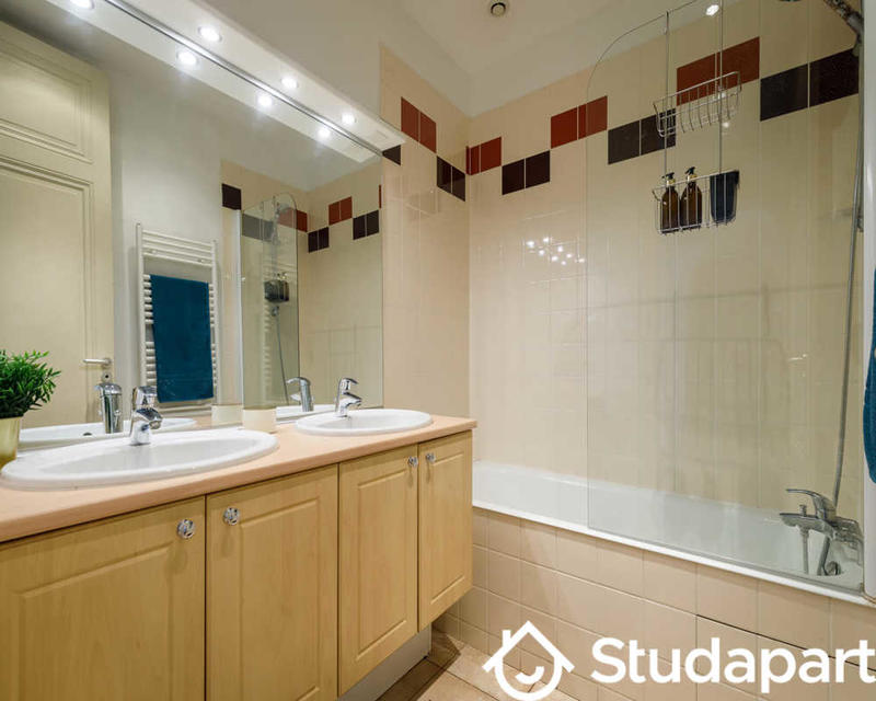 Chambre - 120 m² - 1 pièce