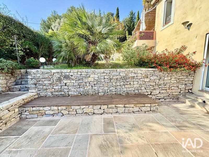 Maison - 223 m² - 7 pièces