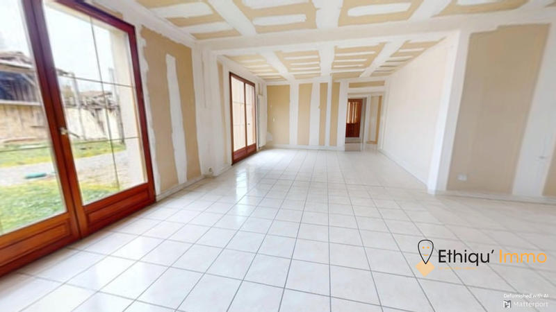 Maison - 215 m² - 7 pièces