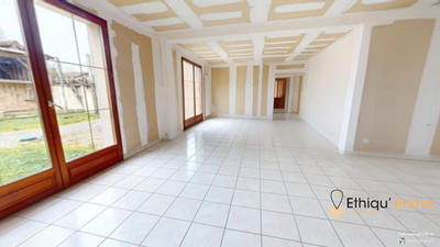 Maison - 215 m² - 7 pièces