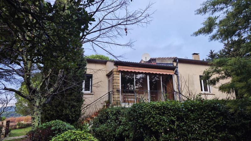 Maison traditionnelle - 180 m² - 7 pièces