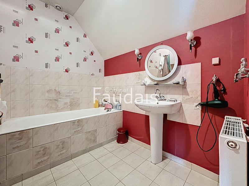 Maison - 138 m² - 7 pièces