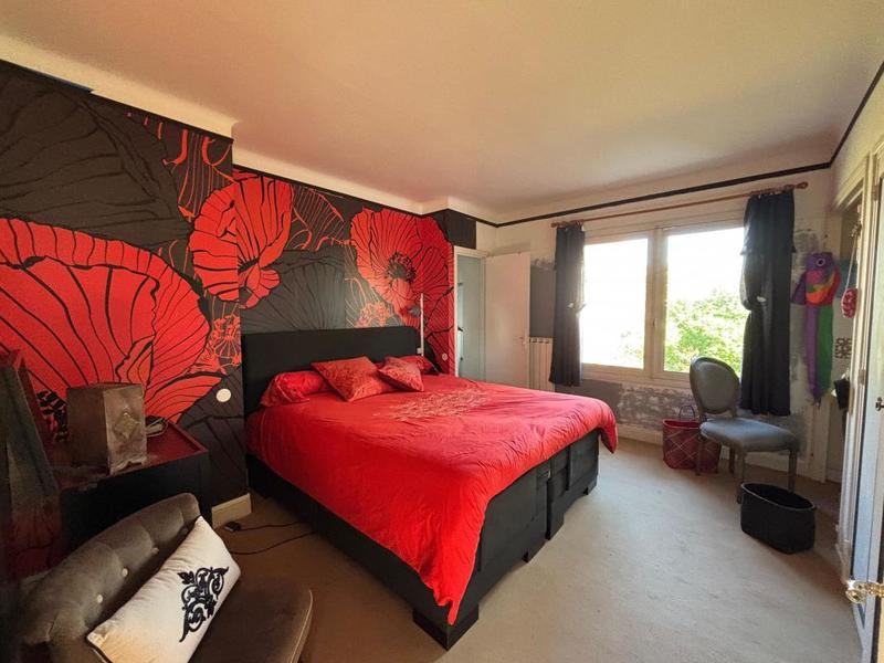 Maison - 241 m² - 6 pièces