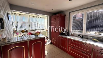 Maison - 255 m² - 7 pièces