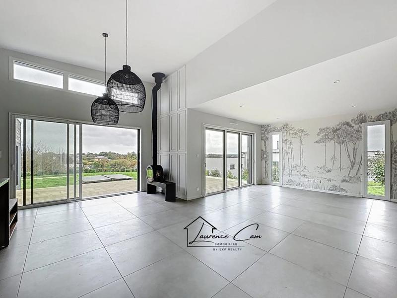 Maison - 129 m² - 1 pièce