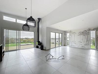 Maison - 129 m² - 1 pièce