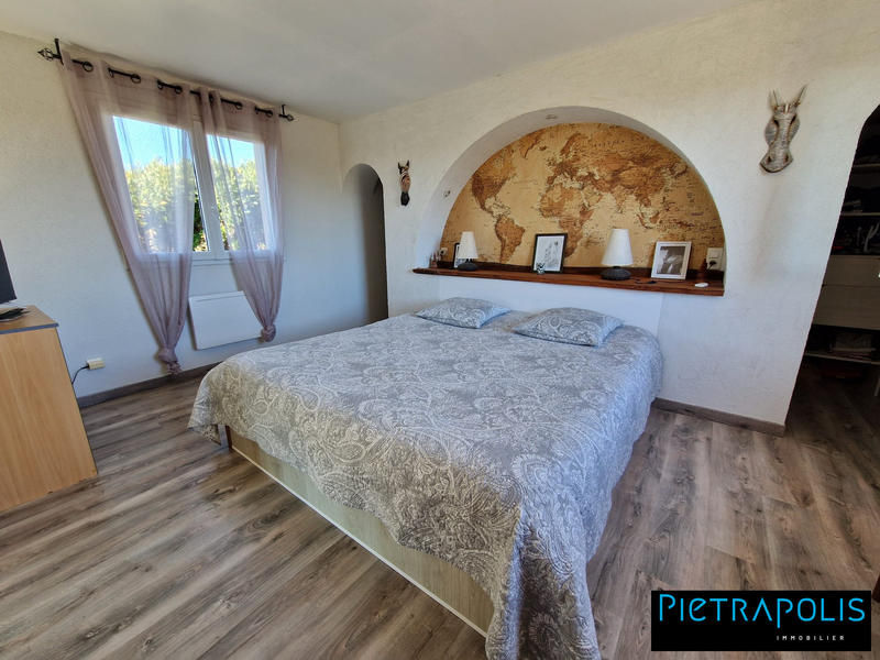 Maison traditionnelle - 171 m² - 5 pièces