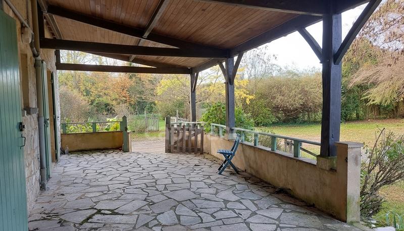 Maison - 230 m² - 12 pièces