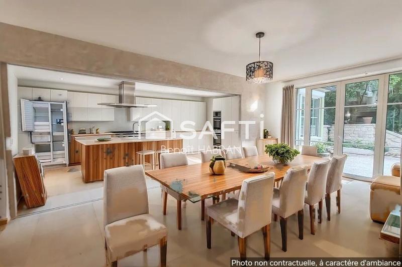 Villa - 650 m² - 14 pièces