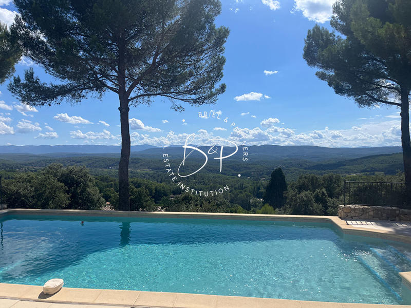 Maison - 172 m² - 8 pièces