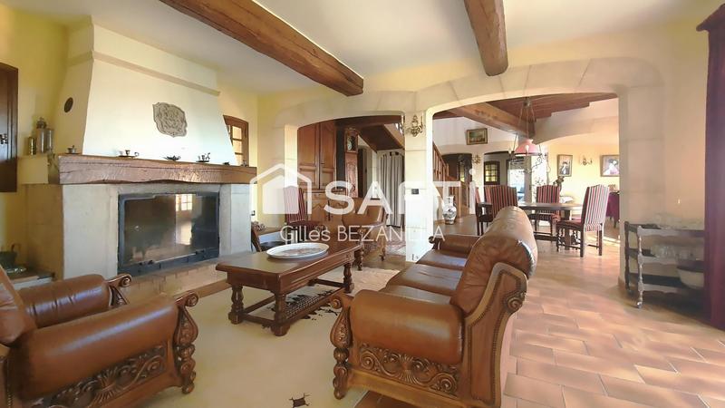 Maison - 225 m² - 7 pièces