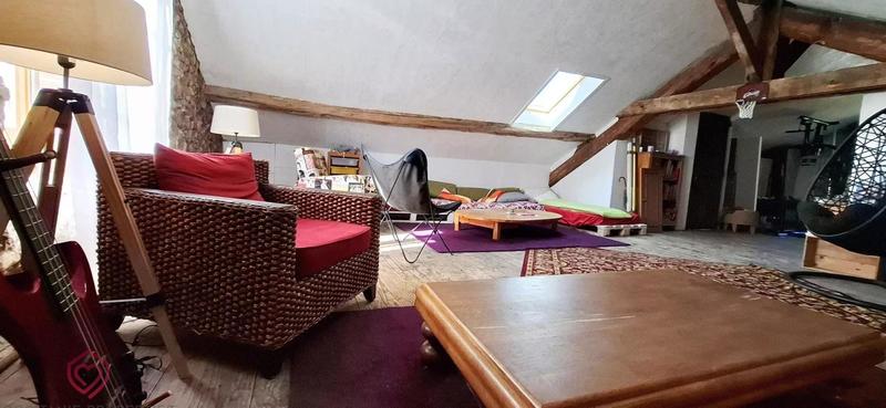 Maison - 252 m² - 11 pièces