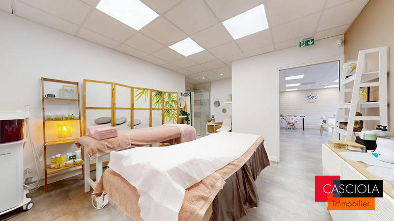 Local commercial - 70 m² - 3 pièces