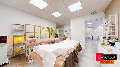 Local commercial - 70 m² - 3 pièces