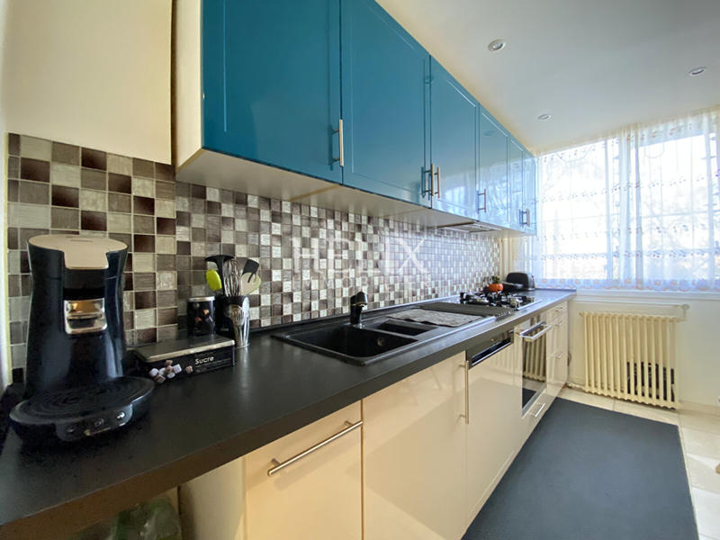 Appartement - 85 m² - 5 pièces