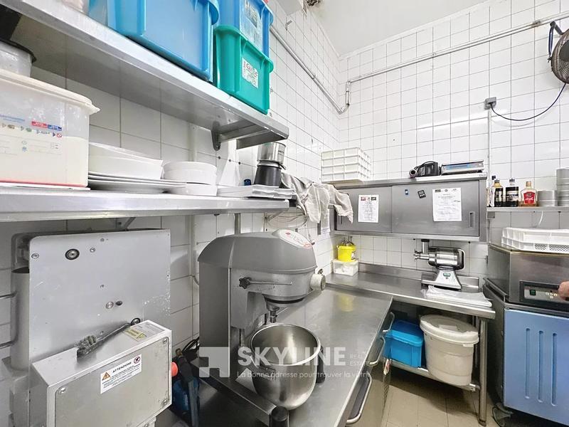 Fonds de commerce - Magasins - 140 m²