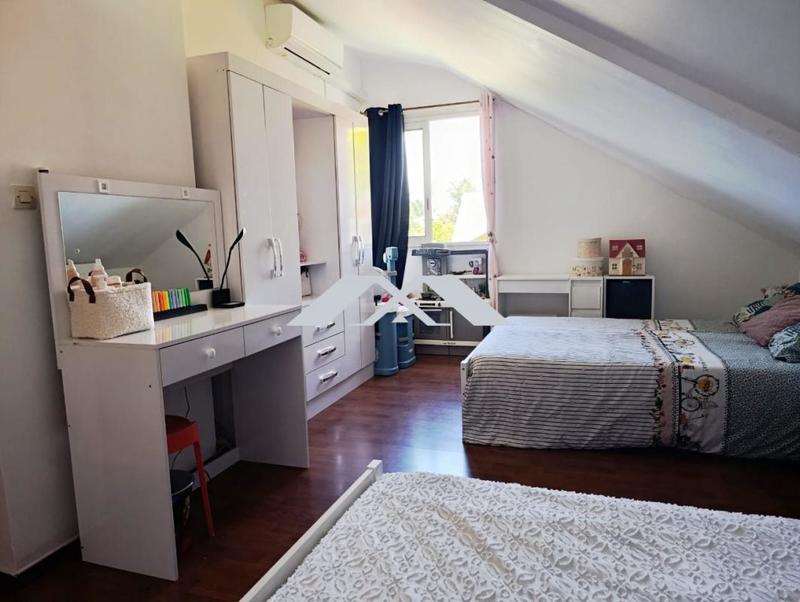 Maison - 88 m² - 4 pièces