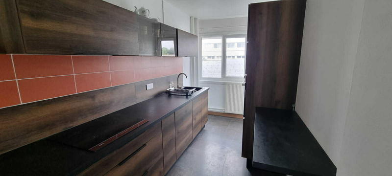 Appartement - 90 m² - 4 pièces