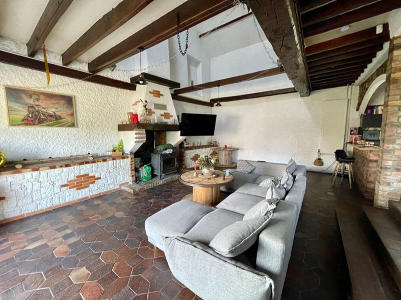 Maison - 270 m² - 6 pièces