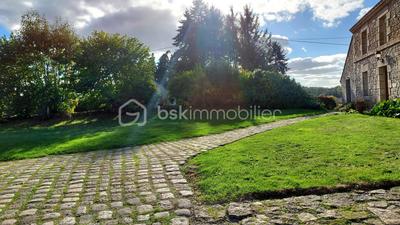 Maison en pierre - 187 m² - 7 pièces