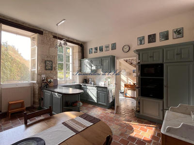 Maison - 239 m² - 7 pièces