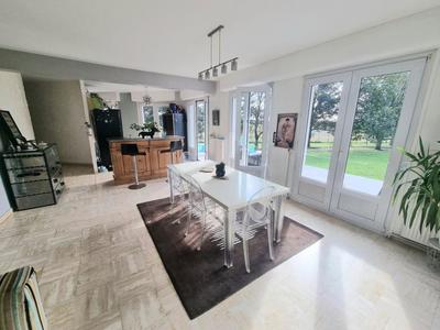 Demeure - 187 m² - 7 pièces